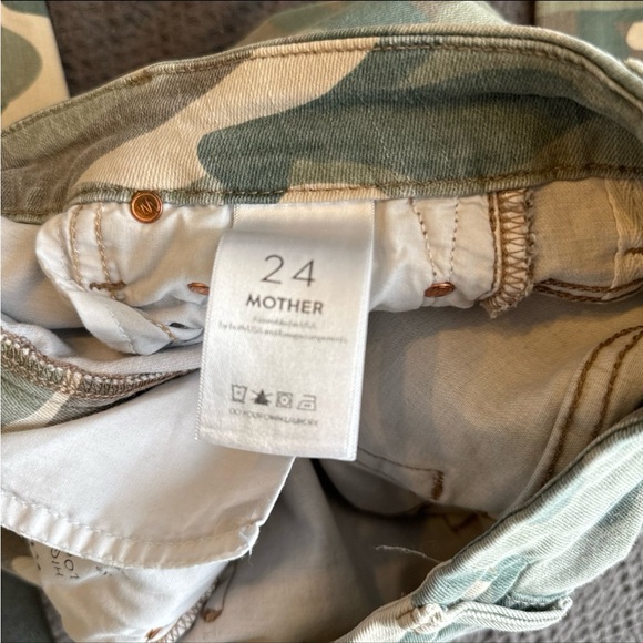 MOTHER High Waisted Looker Ankle Fray Jeans in See Me Camouflage Green…size 24 - Picture 6 of 9